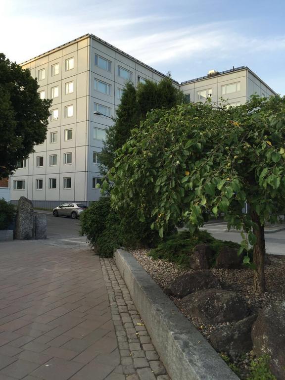 City Apartment Sairaalakatu, Laemmin Saehkoeistetty Autotalli Sisaeltyy Hintaan Куопио Экстерьер фото